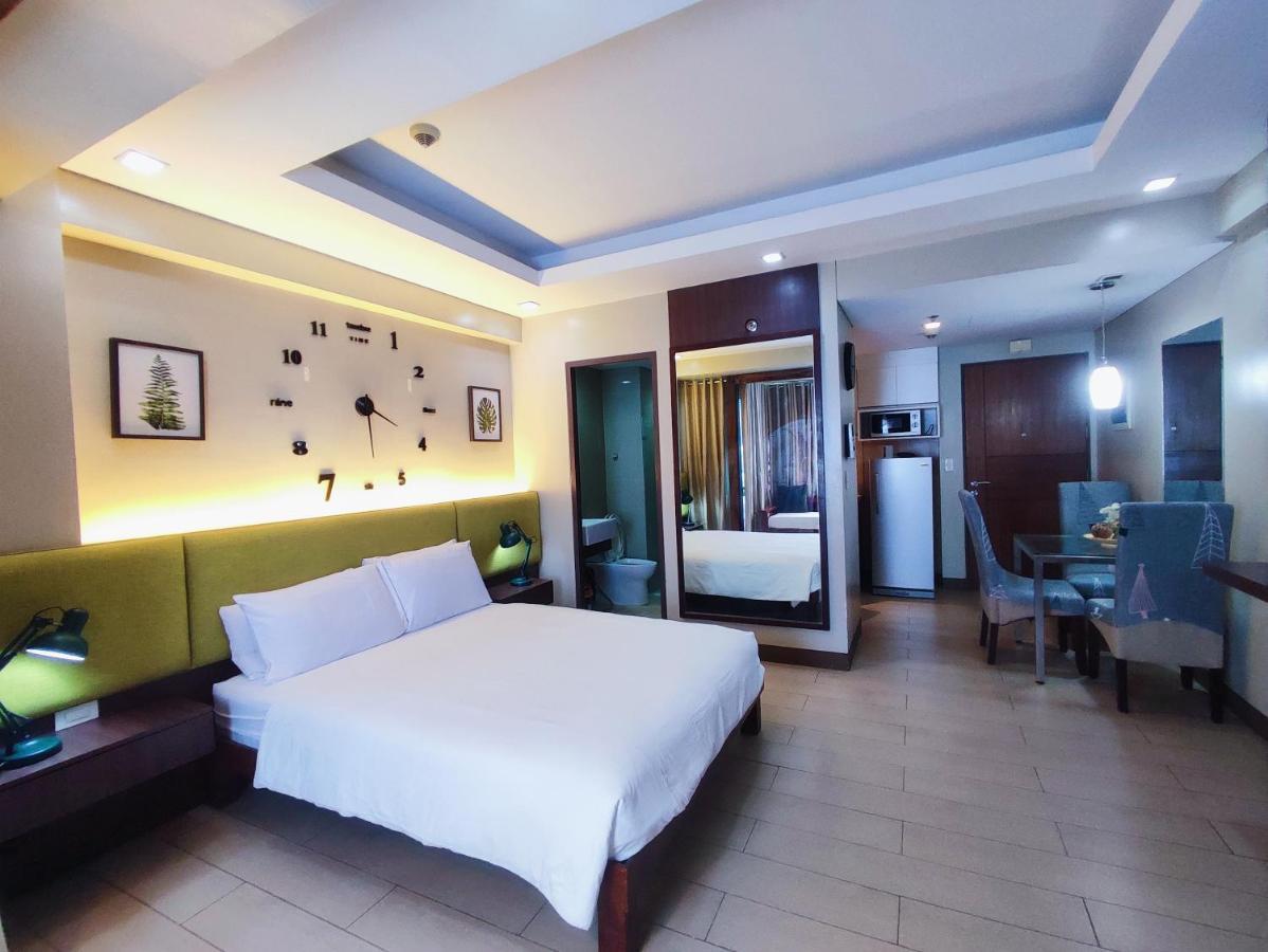 Two Palmtree Villas Newport Boulevard Near Naia 3 Pasay City Manila Kültér fotó