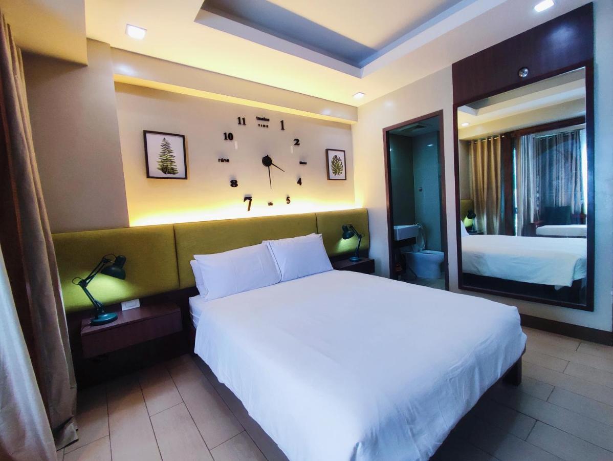 Two Palmtree Villas Newport Boulevard Near Naia 3 Pasay City Manila Kültér fotó