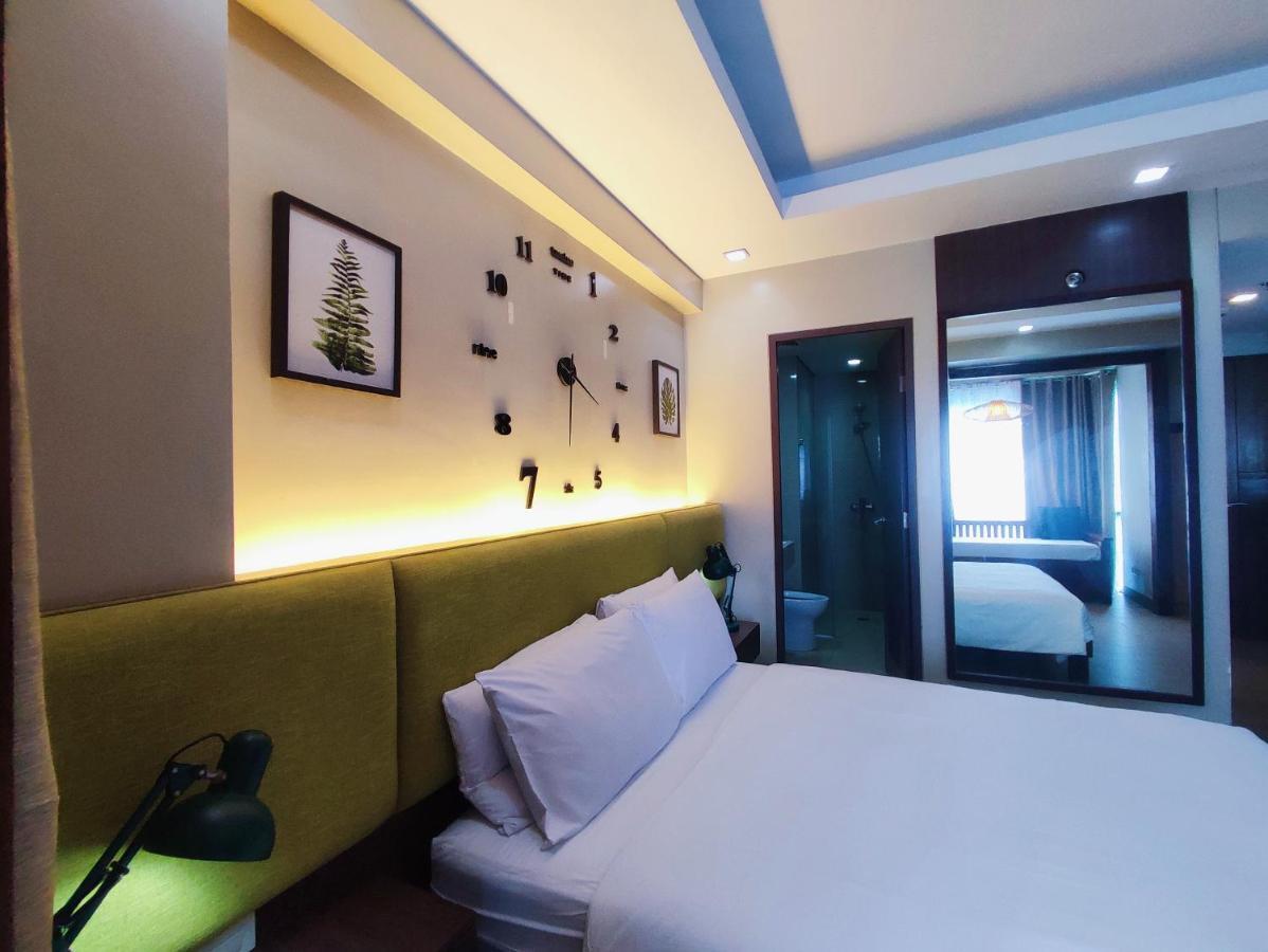 Two Palmtree Villas Newport Boulevard Near Naia 3 Pasay City Manila Kültér fotó