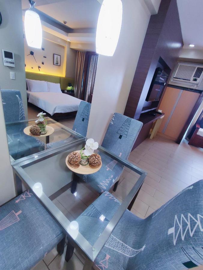 Two Palmtree Villas Newport Boulevard Near Naia 3 Pasay City Manila Kültér fotó